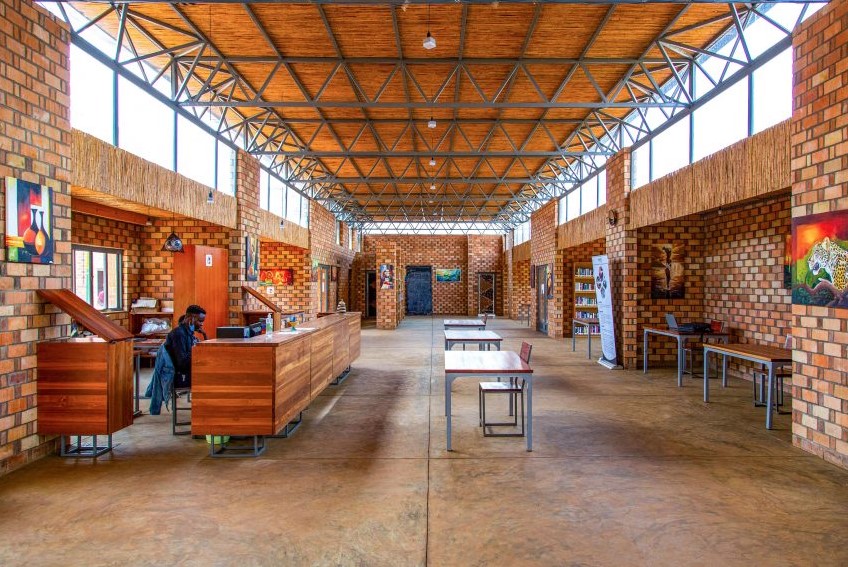 #MykonLoves❤️// General Architecture Collaborative works with Rwandan village to build community centre.

Link: shorturl.at/dhKX7

#interiordesign #architecture #mykon #dezeen #design #sustainablebuilding #Rwanda