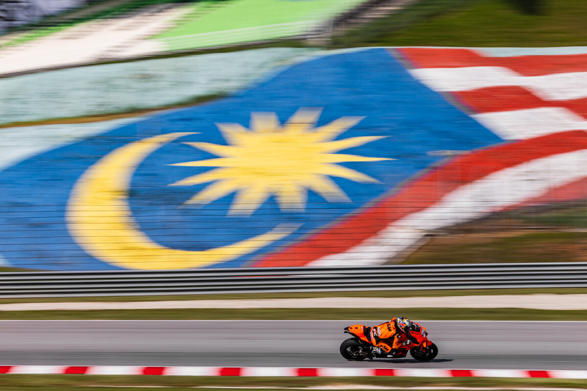 Tech3Racing's tweet photo. Tech3 KTM Factory Racing Settles in Malaysia for Penultimate Round of 2022 MotoGP Season🇲🇾
📰Round 19 Preview 👉https://t.co/dpsys32IDE
#Tech3KTMFactoryRacing #KTM #ReadyToRace #MalaysianGP #MotoGP https://t.co/UGBEDdpZHL