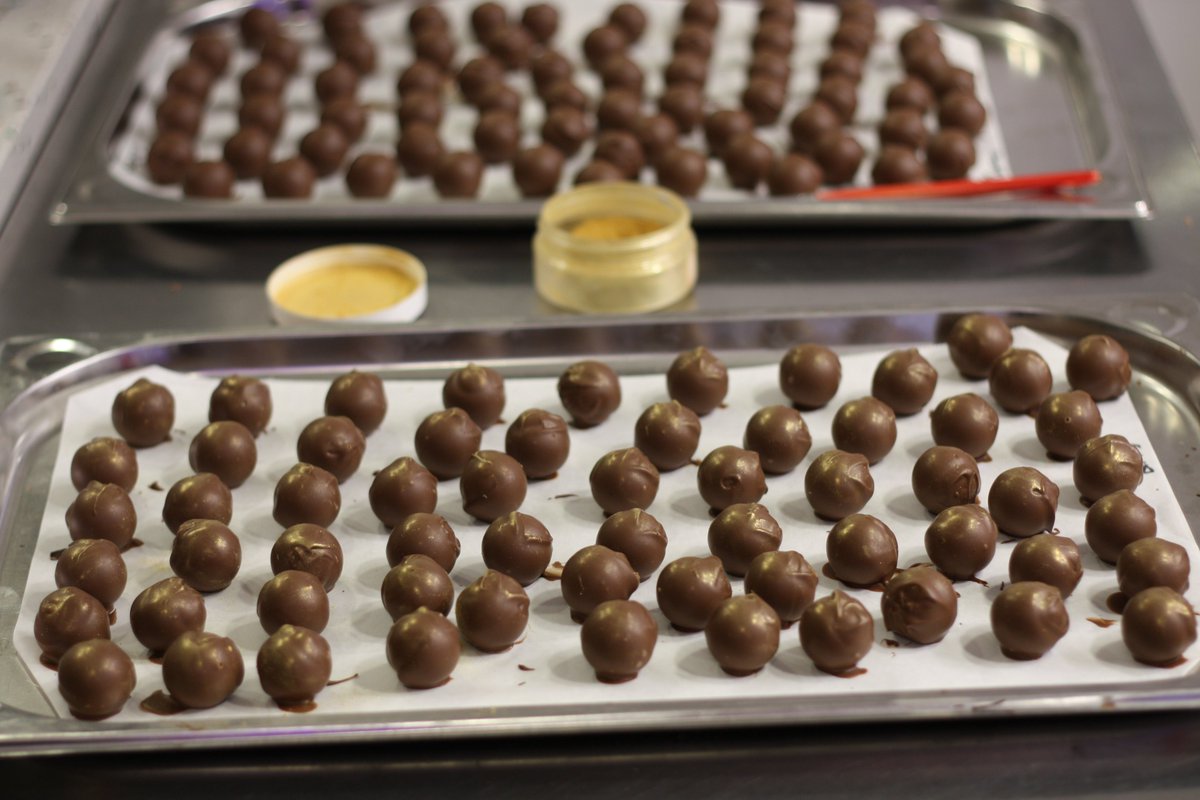 As Christmas approaches it's time to stock up on those naughty truffles - these are Baileys, made with milk chocolate, fresh double cream, sugar and a generous glug or two of Baileys. Made this morning and on the shelves today. They taste delicious. In milk or white chocolate.