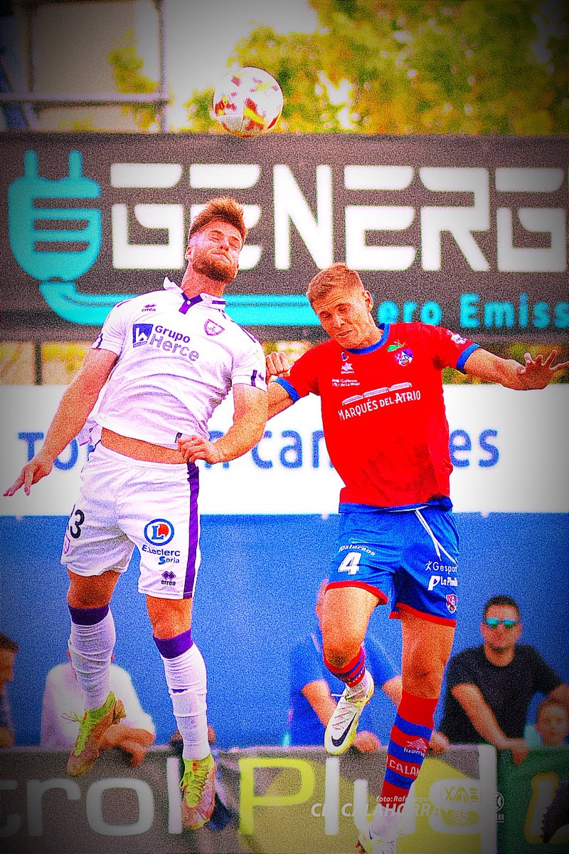 Eduardo_Luna555's tweet photo. Gran lucha entre #eduluna y #mariobarco excompañeros en @cdcastellon , ahora en @cdcalahorra y @cdnumancia respectivamente. https://t.co/bXsranZvPS