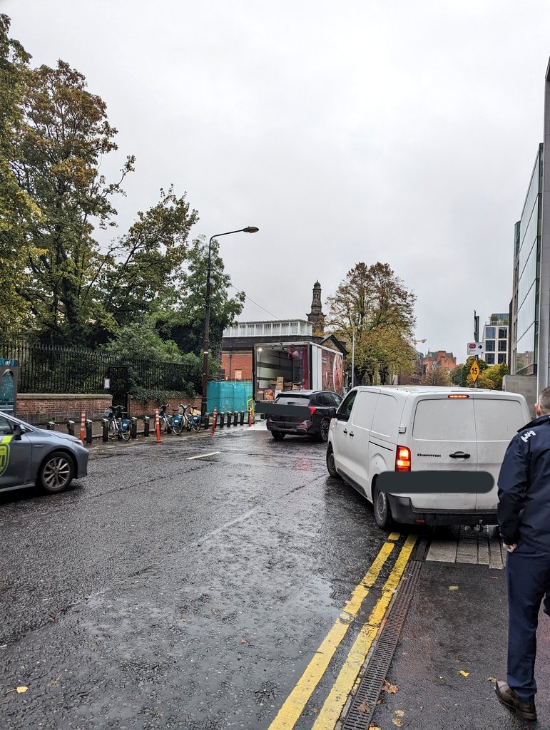 Dan_ONeill's tweet photo. This road is supposed to be one of Dublin's key @BusConnects ring routes in the city and every day delivery trucks cause chaos by blocking lanes because someone in @dublincity gave planning permission for a row of huge office buildings with no ability for them to take deliveries https://t.co/ORshpZeTM8