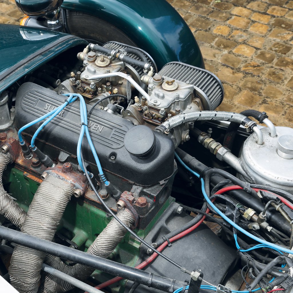 ClubLotusFrance's tweet photo. Essai de la rarissime Caterham Super Seven 1600 sprint de 1994 à découvrir dans la revue AutoRétro n°479 de Novembre 2022,disponible en kiosque. Texte de notre ami membre Adrien Malbosc et Photos par Gilles Labrouche #AutoRetro #MyCaterham #Seven @caterhamcars @ClubLotusFrance https://t.co/Mwf1T2wUkU