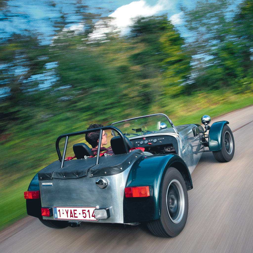 ClubLotusFrance's tweet photo. Essai de la rarissime Caterham Super Seven 1600 sprint de 1994 à découvrir dans la revue AutoRétro n°479 de Novembre 2022,disponible en kiosque. Texte de notre ami membre Adrien Malbosc et Photos par Gilles Labrouche #AutoRetro #MyCaterham #Seven @caterhamcars @ClubLotusFrance https://t.co/Mwf1T2wUkU