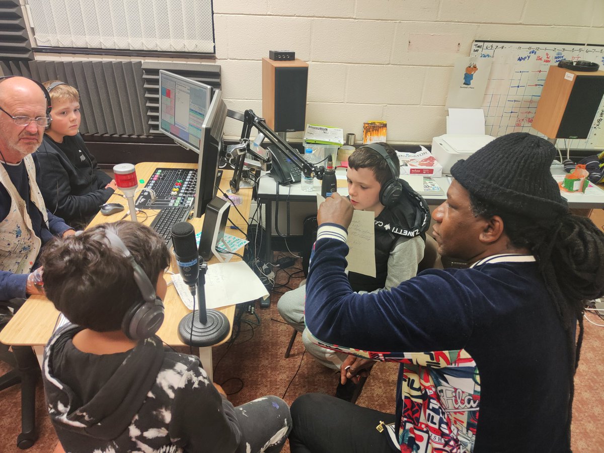 Redlocz's tweet photo. Youth learn #radio #interview techniques @wearewhfm @bus_hull @TNLComFund @redeyefeenix @andytpea1 @EastHullPaul @donnachando @thetudortrust @ExpertCitizens @UkCountyLines @Hullccnews @hullfair @sounddelivery @ProductionsShe @BetterGoodwin @VHEY_UK @YouthMusicNet @Youngandsafe21 https://t.co/Pa7TjKcd69
