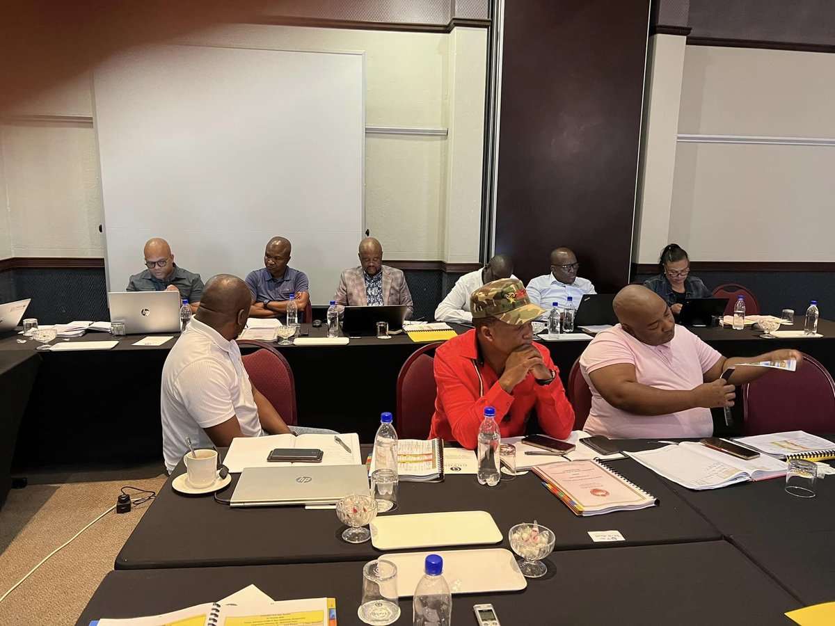 _cosatu's tweet photo. #COSATU affiliated trade unions are participating in the #PHSDSBC half-yearly/mi-year review with the Executive Committee, Finance Committee and Secretariat in attendance @PHSDSBC #SocialDialogue #ClasssStruggle @deptoflabour https://t.co/zhznKKmqnA