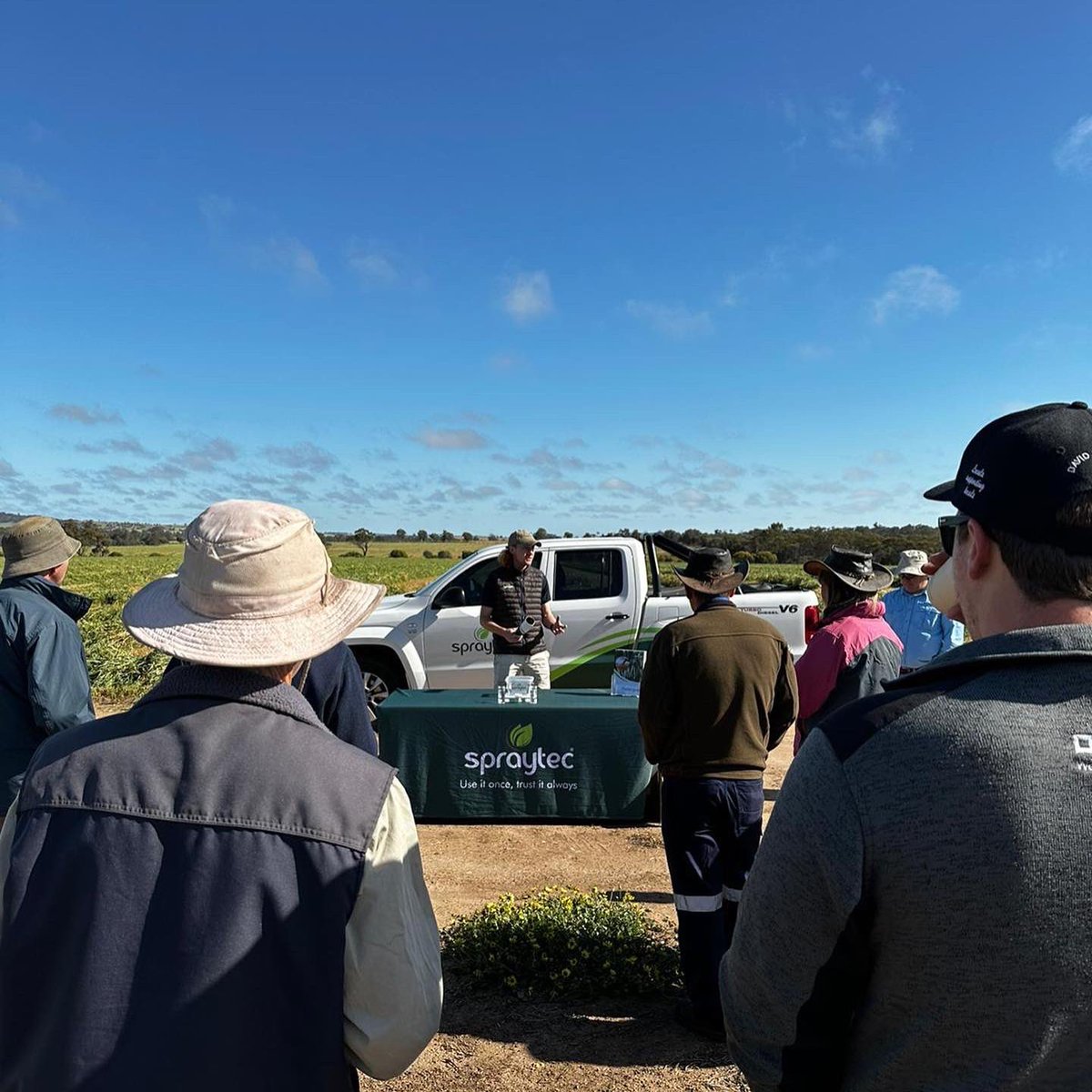spraytec_aus's tweet photo. Recent activity with @brookton_rural &amp; WA agronomist @ZimStead as a one-way vision was finalised. We also presented &amp; showcased product demonstrations at the @DavidGrayAglink Brookton Trial Site! Quality of performance, practicality &amp; price competitiveness were key takeaways. https://t.co/W2kNMacpMH