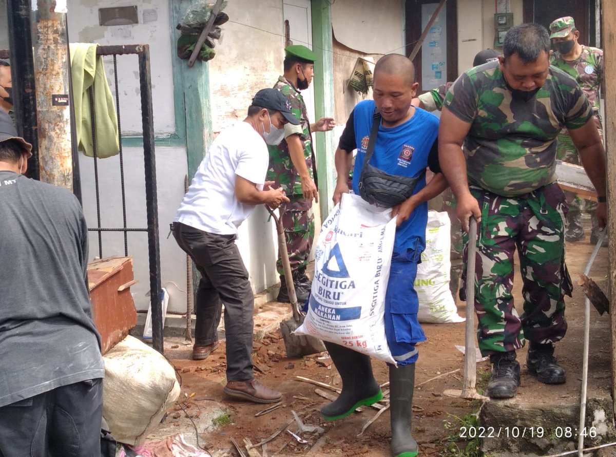 18/10/2022 Terjadi rumah roboh di wilayah Gunungketur,Pakualaman Yogyakarta. Pemilik rumah Damar Karyanto ( 51). Akibat kejadian tersebut penghuni rumah 2 orng sementara mengungsi di rumah tetangga. pagi ini dilaksanakan kerjabakti,selanjutnya tindak lanjut dari instansi terkait.