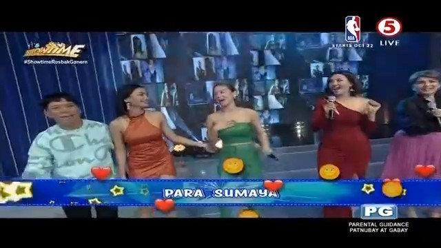 TV5manila's tweet photo. Forda good vibes at happiness ang ibibigay ng buong Showtime fam, kaya just sit back and relax lang kayo dyan! Tumutok lang sa kulitan at bardagulan nila, Madlang Pipol!🥳

#ShowtimeBeksciting
#ItsShowtimeTV5
#IBAngSayaPagSamaSama https://t.co/BFopjbB7CD