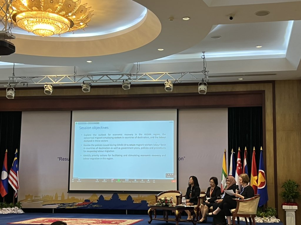 Kristinbparco's tweet photo. Happening now! ASEAN Forum on Migrant Labour #AFML in ๐ฐ๐ญ. Session 2 morerated by @geertrui Lanneau @IOMAsiaPacific on Economic Recovery and #labourmigration - ASEAN migration outlook, labour demand, regularization of #migrantworkers, resumption of labour migration. https://t.co/cG6MzLpZwA