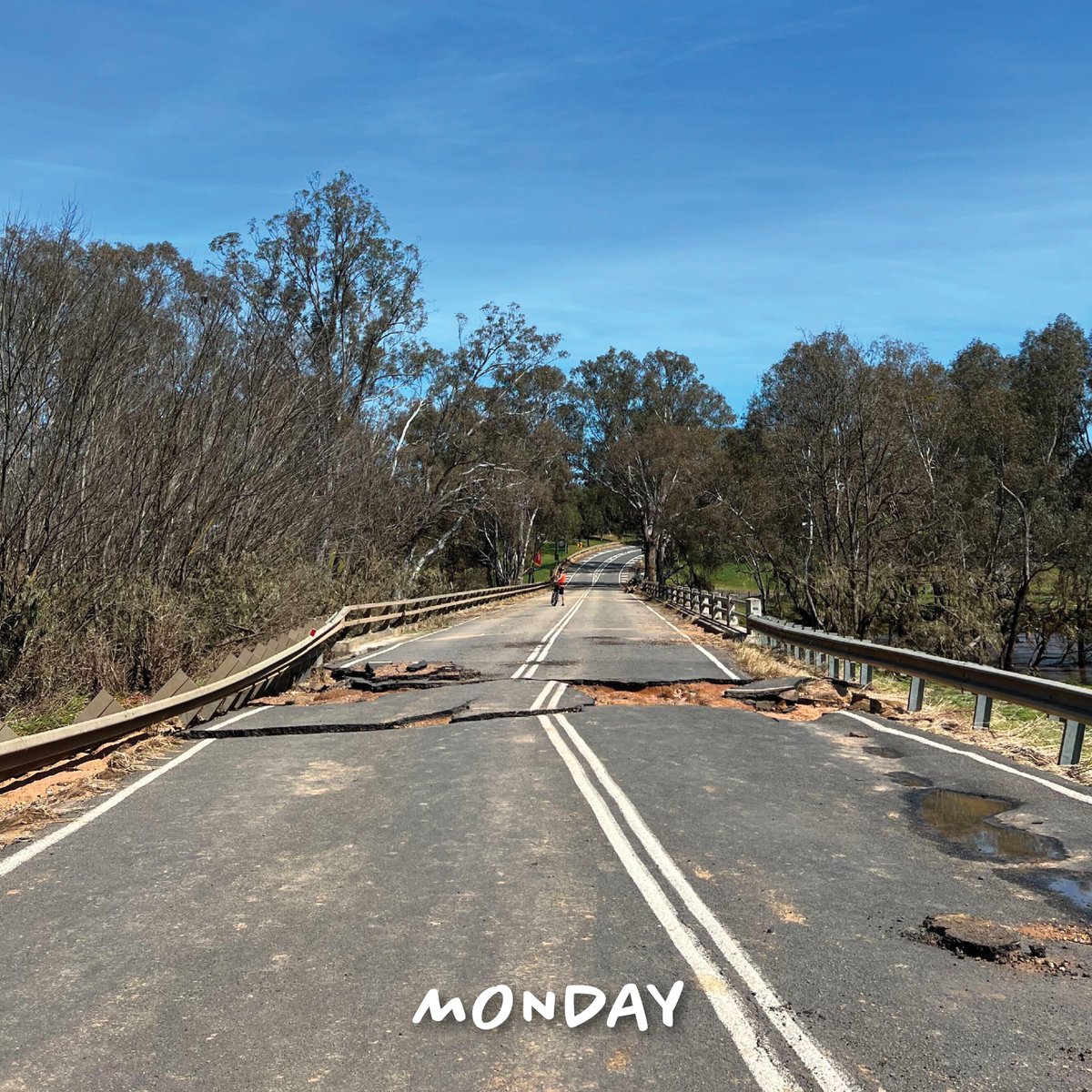 DanielAndrewsMP's tweet photo. There are hundreds of roads closed across the state because of flood damage. 

But as of 3pm, there's one less. 

The McIvor Highway between Heathcote and Bendigo has just reopened. 

To all the road crews out around the clock - you're a bunch of legends. https://t.co/zRugVhx3ck