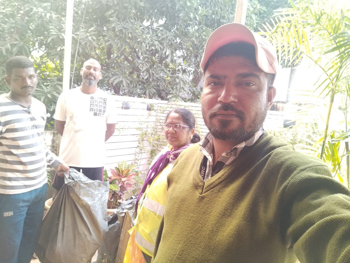 Veena_ES's tweet photo. @Kiraak_Adda @GHMCOnline @ZC_Secunderabad @DC_Malkajgiri Complaint attended by sanitation staff. Please note your area sanitary jawan Sheik ahmed contact number ( 9704065183) for further queries. https://t.co/8Hd2jw3Bph