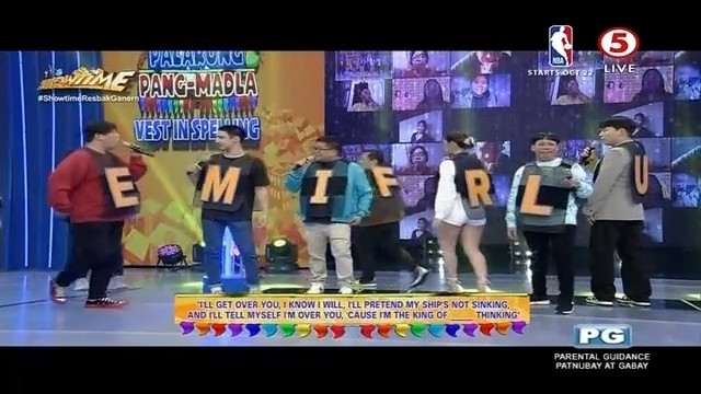 TV5manila's tweet photo. Good job lang kahit may konting  sablay para makaipon sa kaban ng bayan! Vest in Spelling na!🥰

#ShowtimeBeksciting
#ItsShowtimeTV5
#IBAngSayaPagSamaSama https://t.co/SJEordqHCP