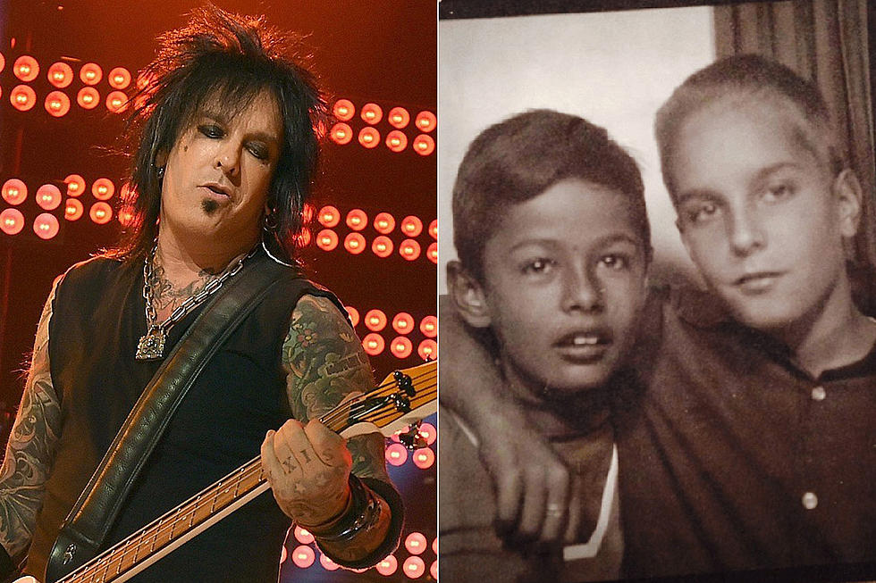 LoreeMcKague's tweet photo. @NikkiSixx The way you wrote about your childhood memories made them come to life on the page. Felt all of your childhood emotions while reading. ๐ฅฐ๐ช๐๐๐ก๐ญYou did a great job of putting such life and color into #TheFirst21 ๐๐ https://t.co/W95bgQAZcG