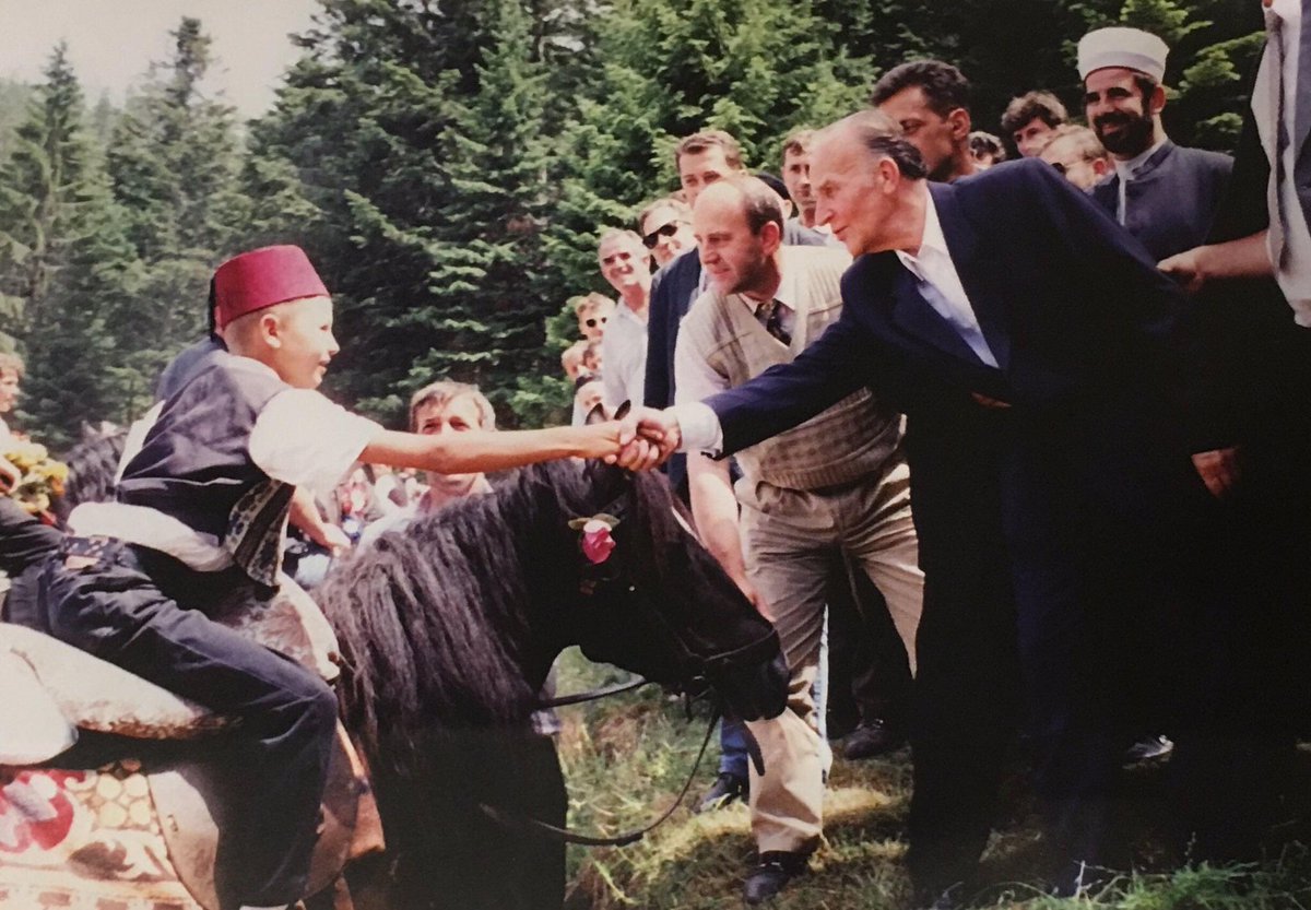 Mecra's tweet photo. Aliya İzetbegoviç (1925-2003)

Vefatının 19. yıldönümünde rahmetle ve saygıyla… https://t.co/Qu6onXyMQ6