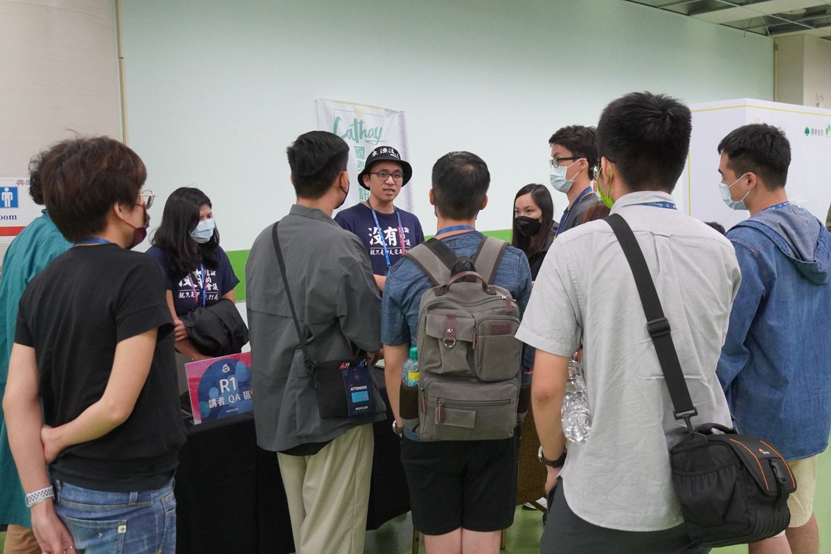 BitoEx_Official's tweet photo. 幣託區塊鏈工程師們獲邀參與南台灣 #MOPCON 2022 行動科技年會
分享開發者經驗，提出 #Web3 技能樹觀點
有去現場的朋友們，是否收穫滿滿呢💪
​
🌟人才是幣託集團最大的寶藏🌟
我們積極投入 #區塊鏈 人才培育，期望區塊鏈技術能在台灣深耕茁壯；今年持續招兵買馬，落實區塊鏈深耕台灣的使命 https://t.co/WFz6fmKOLx