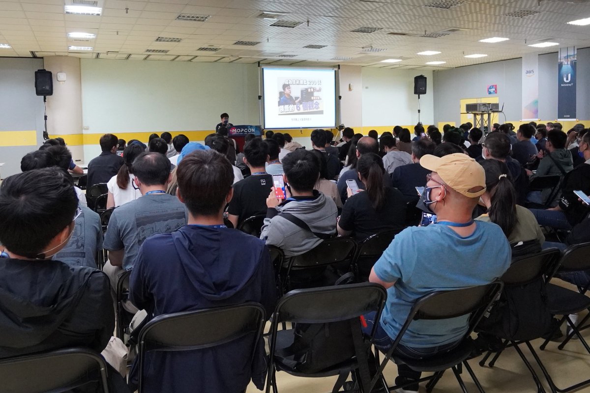 BitoEx_Official's tweet photo. 幣託區塊鏈工程師們獲邀參與南台灣 #MOPCON 2022 行動科技年會
分享開發者經驗，提出 #Web3 技能樹觀點
有去現場的朋友們，是否收穫滿滿呢💪
​
🌟人才是幣託集團最大的寶藏🌟
我們積極投入 #區塊鏈 人才培育，期望區塊鏈技術能在台灣深耕茁壯；今年持續招兵買馬，落實區塊鏈深耕台灣的使命 https://t.co/WFz6fmKOLx