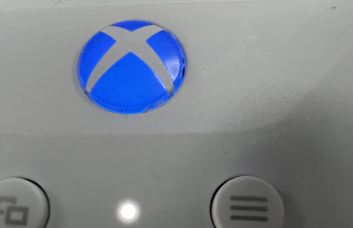 sakura_bcnr33's tweet photo. xbox design laboにEllie Controller 2 Coreが追加されましたね♪
Elite Controller 2と2Coreではxbox本体アプリにてxbox ボタンの発光色を変更できます♪
#xbox
#xboxelitecontroller2
#xboxelitecontroller2core https://t.co/gNggNIZIbX