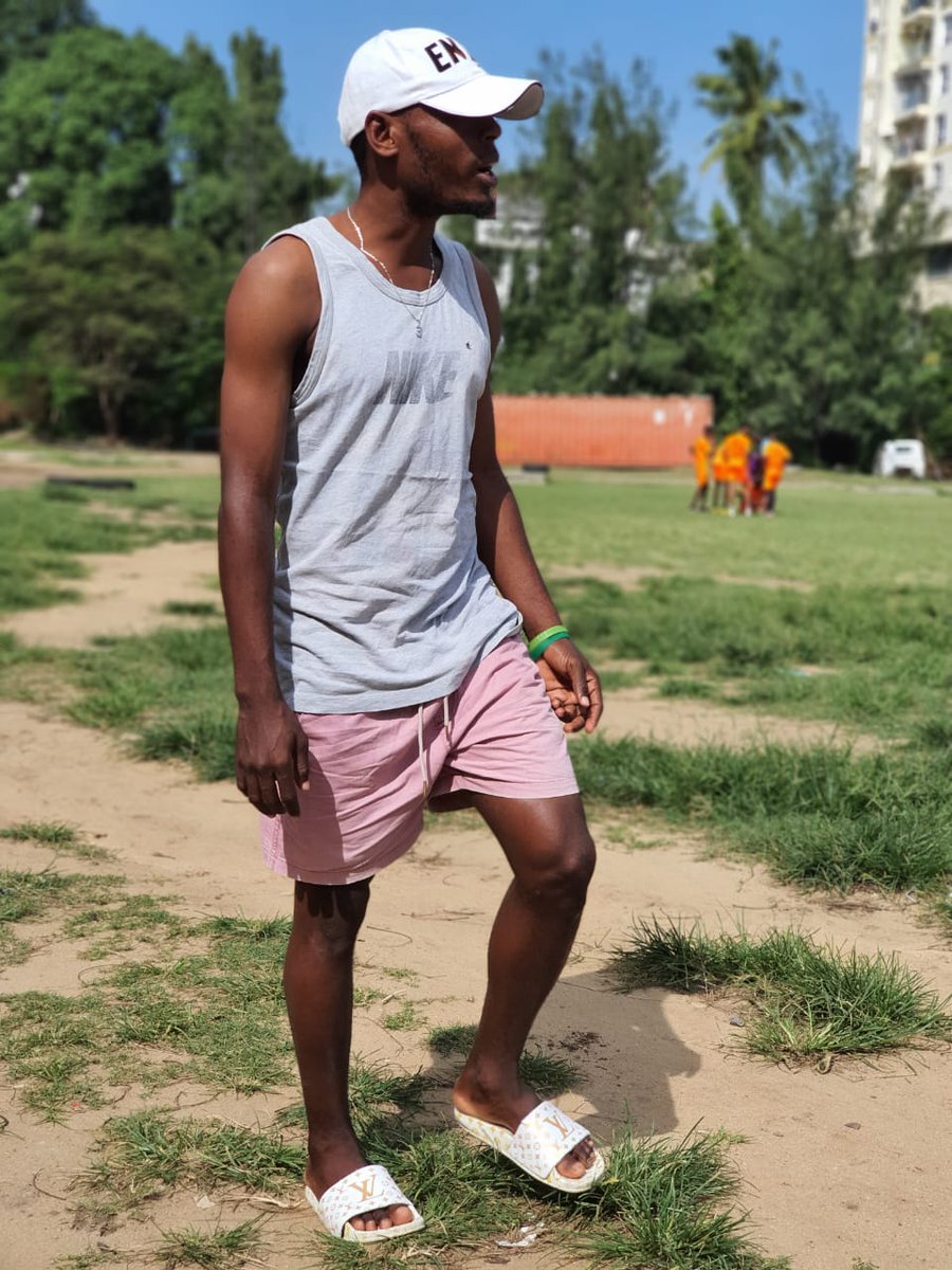 enzo4_official's tweet photo. Namove Design Hauwezi Copy..😁 https://t.co/Zf2y7iH0K0