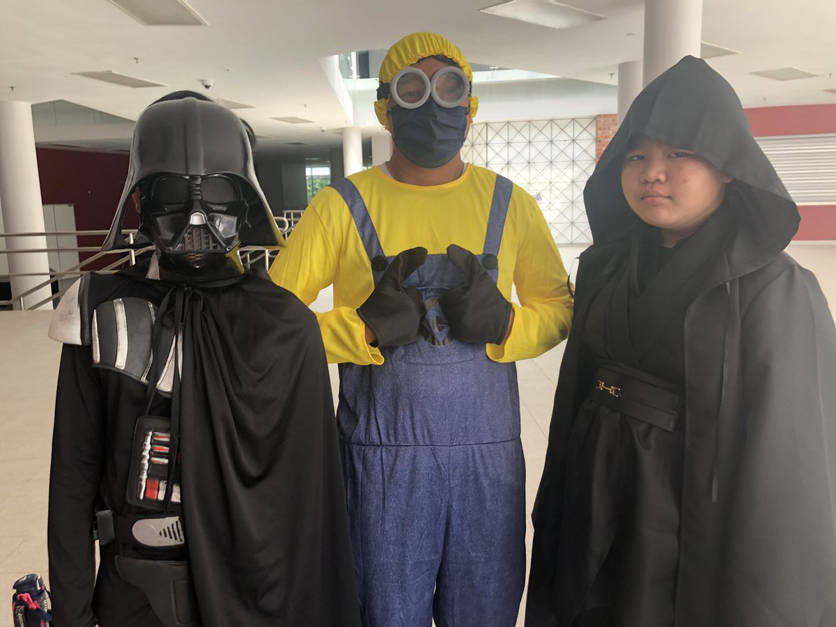 dwoodwar's tweet photo. #spiritWeek and #ISKLproud https://t.co/hMkA1svSuN