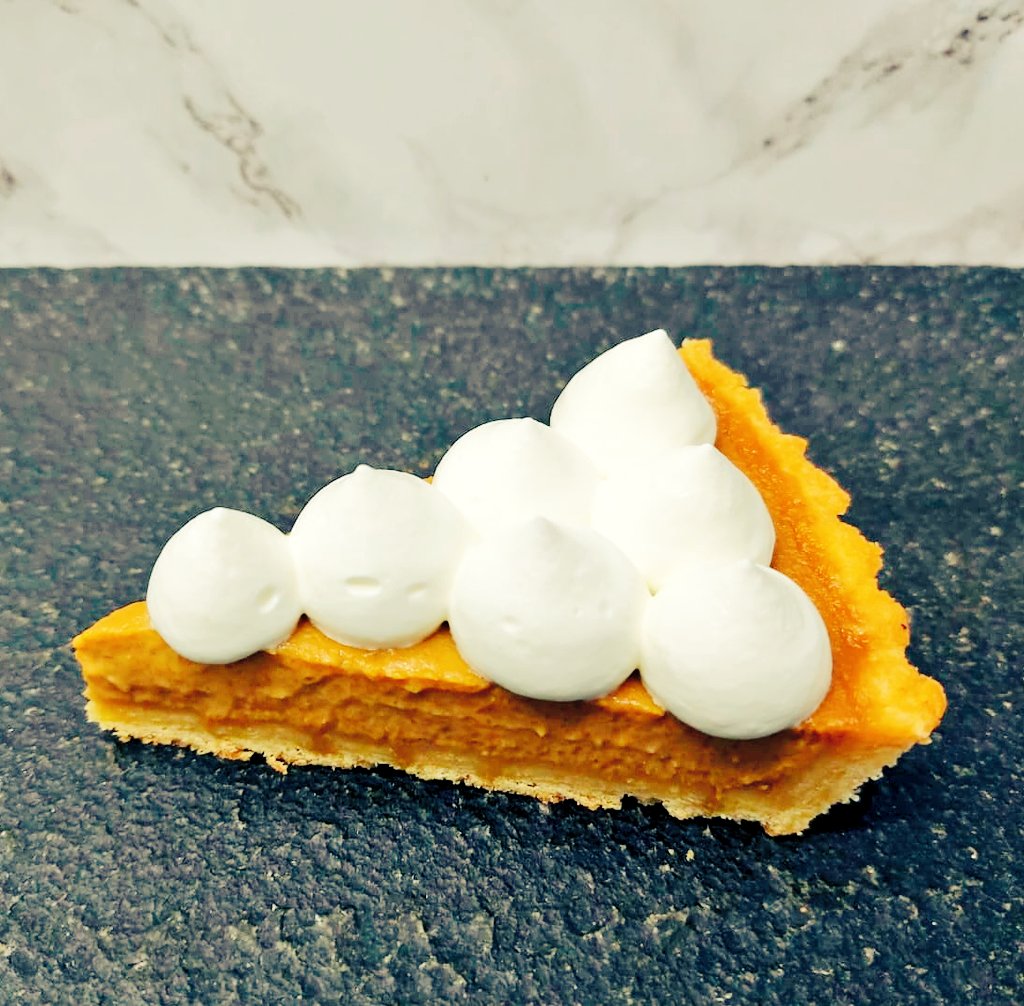 Yakianko77's tweet photo. かぼちゃのやさしい甘みを感じるかぼちゃタルトも始めました〜❣️🎃
是非お試しください✨

 #かぼちゃタルト
 #pumpkintart 
 #Jakartaおやつ
 #lamouette https://t.co/aPAiJOMBs2