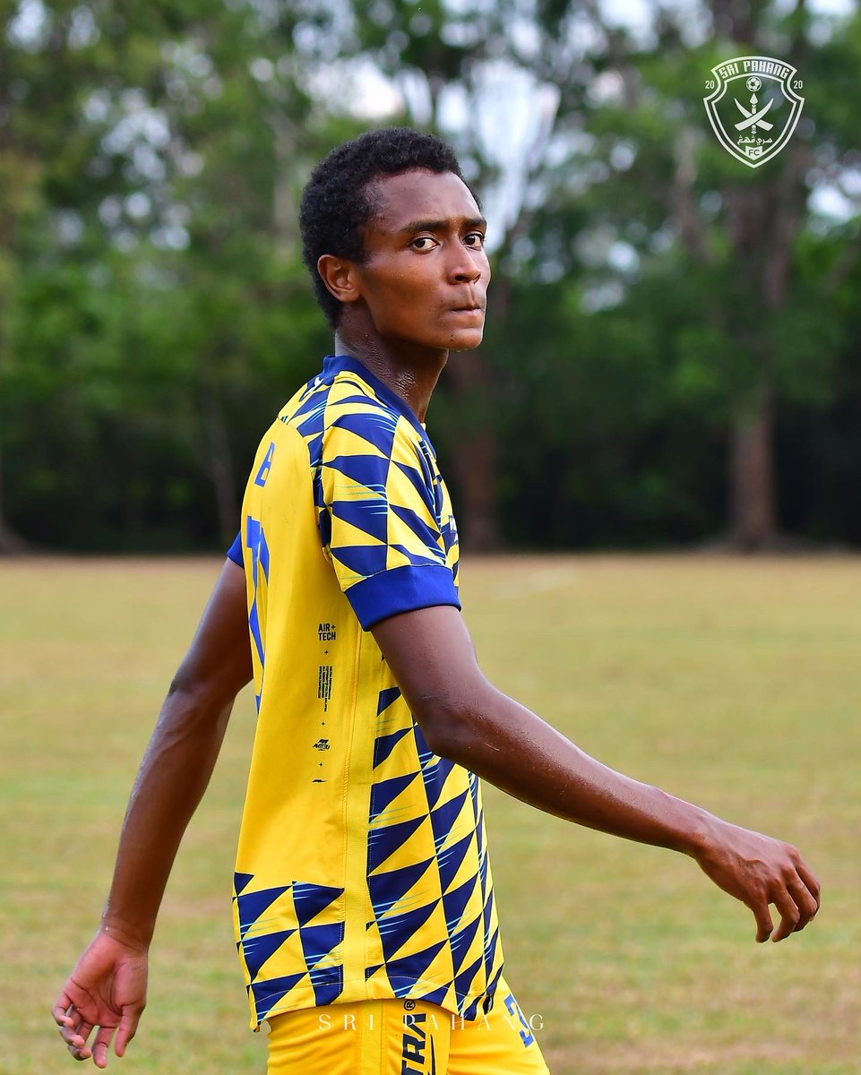 OfficialPahang's tweet photo. Bintang baru dalam pembikinan, namanya Ibrahim Manusi 🔥🔥

#SriPahang
#WhereLegendsAreBorn 
#hakkaClo
#extrajossmalaysia
#posmalaysia https://t.co/rwqrw36Cqm