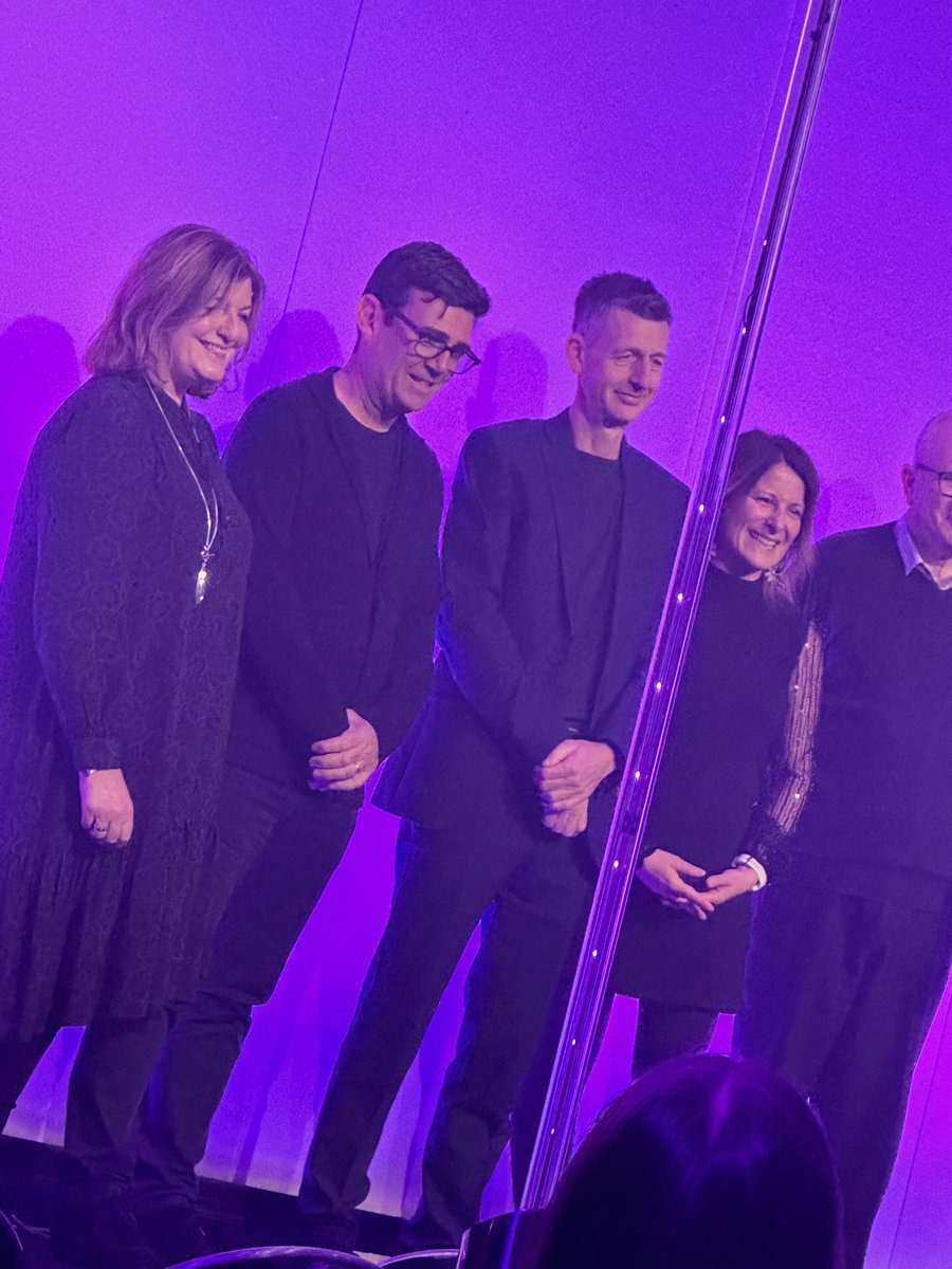 louchap01's tweet photo. Thank you @GM_Cancer who hosted their 1st #GMCancerAwards @blandsteve @AndyBurnhamGM @orourkeclaire1 @OldhamCO_NHS are delighted to come home with Outstanding Care Award🥇@macmillancancer Haematology Team driven to improve quality of life for our cancer patients https://t.co/ggGCrKq453