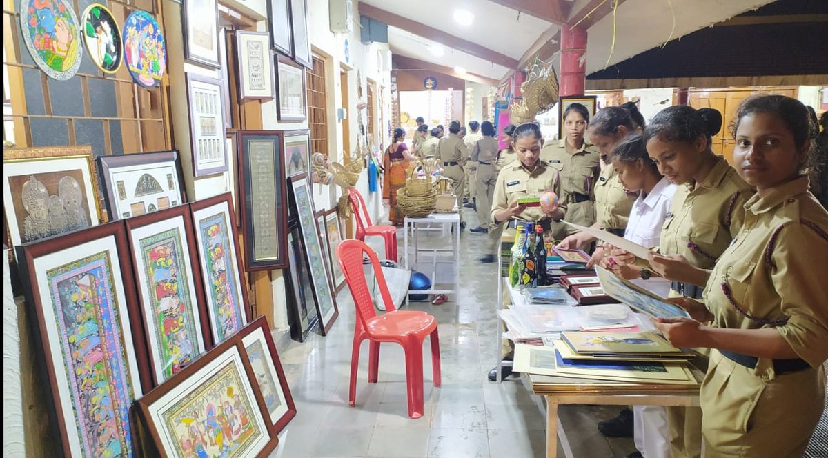 konarkkids's tweet photo. Ek Bharat Shrestha Bharat camp of NCC Cdts fm Maharashtra and Odisha Dte culminated at Bhubaneswar on 19 Oct 22. Cdts and Staff learned and celebrated  the Unity in Diversity of our nation with enhanced cultural and traditional bonding between two states@HQ_DG_NCC @kalinga_sagar https://t.co/geRrr1xG1L