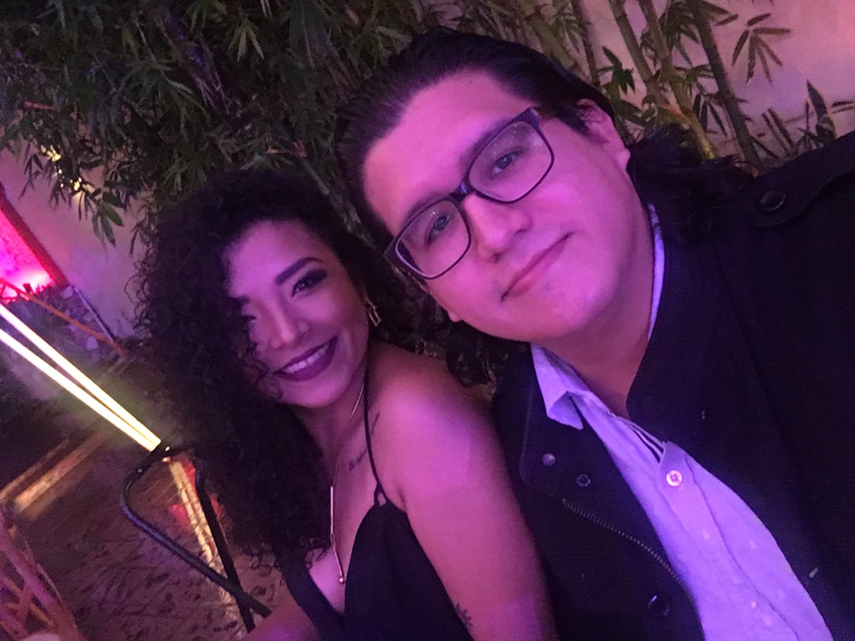 rod_araos's tweet photo. Yo solo acepte una invitación a un bar con varios del trabajo. @DeySan1317 https://t.co/C9DrJQGm0A