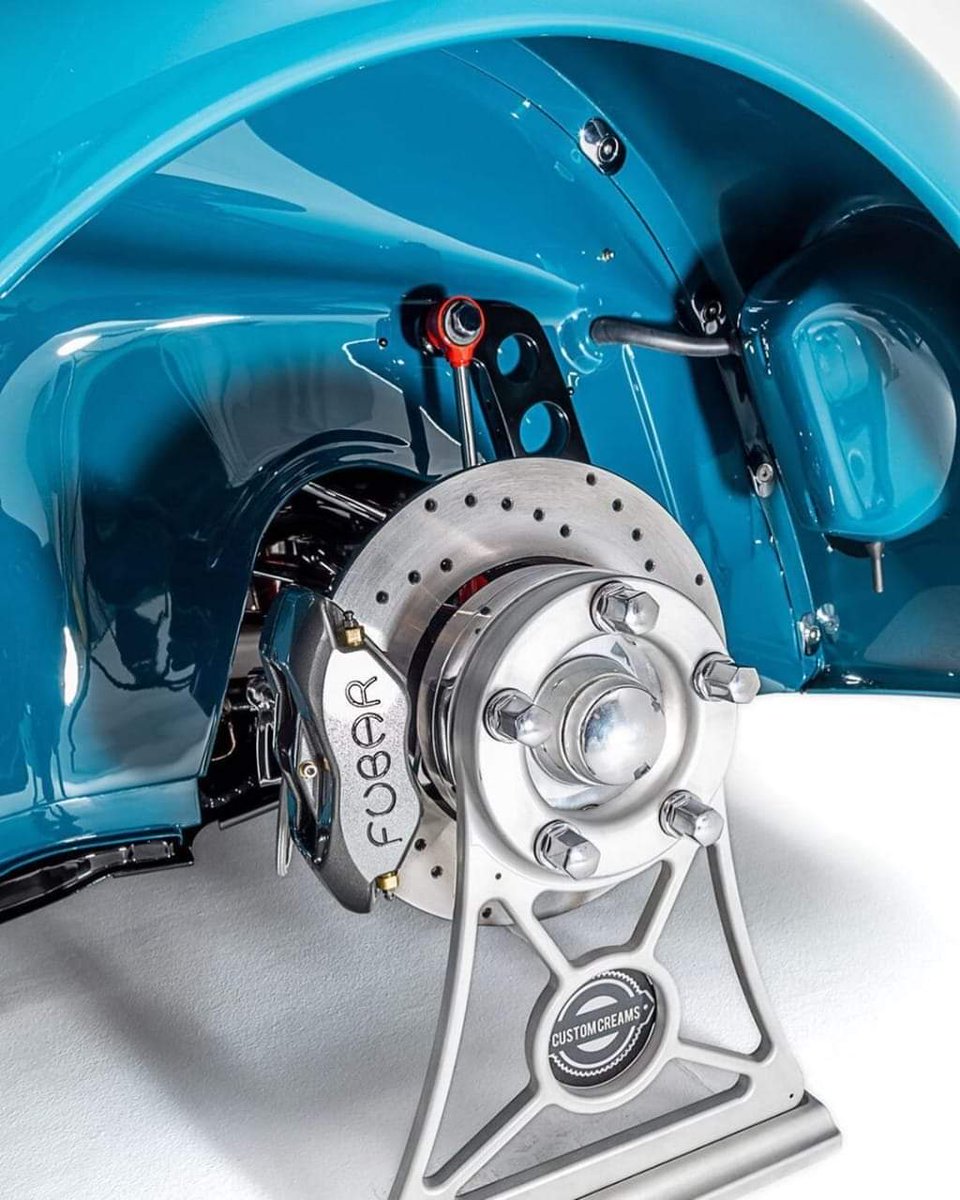 Suka Mobil Tua tweet media