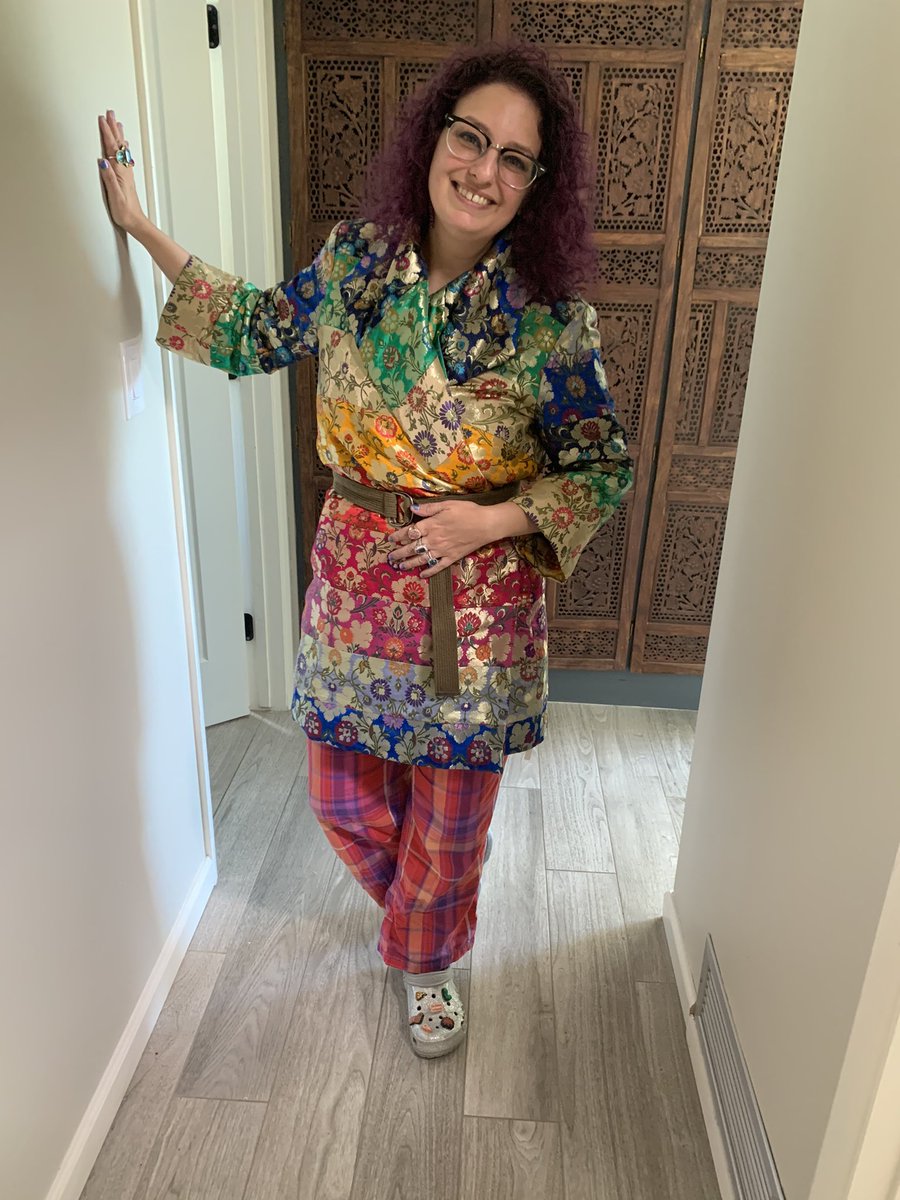 AlainaGLevine's tweet photo. Ty @AAS_Office 4 the opp 2 speak for yr members about how to rock your next presentation! #webinar #keynotespeaker #careercoach #yourunicorncareer new #halfsuit! @Crocs @MySistersCloset @jcpenney @UrbanDecay @TooFaced https://t.co/cIxqjPr7GI
