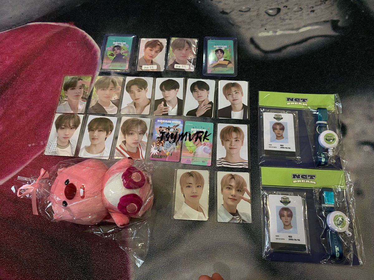 j4ymvrk's tweet photo. #jm4arrival
•dream vibe 4th md & t-shirt / eco bag from 2nd md
•earpearp items batch 1 & batch 2
•sanrio by kseller
•pc / personal request https://t.co/siI1fip1v3