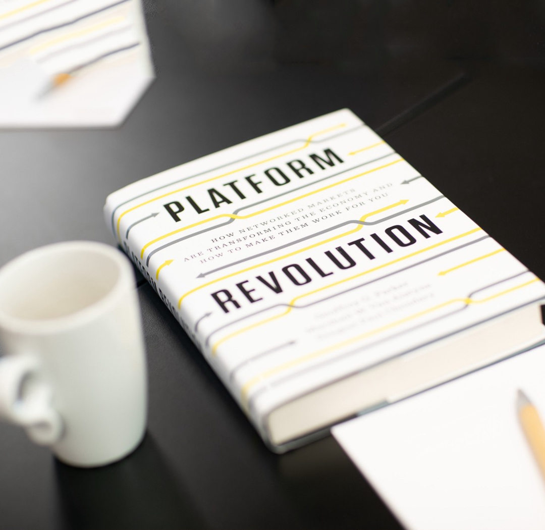 bookswagon_in's tweet photo. What's the secret to their success?
Platform Revolution teaches newcomers how to start & run a #successful #platform #business, explaining ways to identify prime markets & monetize networks.
Visit at - https://t.co/8KItL6i6M3
#platformrevolution #book @g2parker @wwnorton https://t.co/r4v06K8fZW