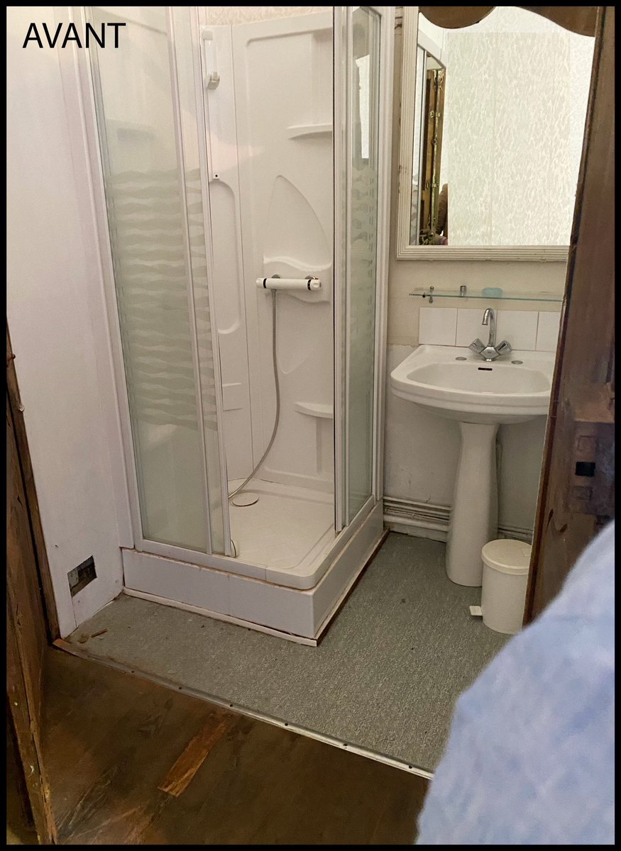 Réalisation par <a href="/Imagine_Cpt/">Imagine Conception</a> ✅

On n’était pas fan de la salle d’eau ! 😅

Découvrez celle de la chambre de Leda au Manoir Laroque-Delprat que nous avons rénové dans le Lot 🙌🏻

Une décoration élégante avec ce magnifique marbre calacatta gold et ce sol hexagonal cuivré 😍