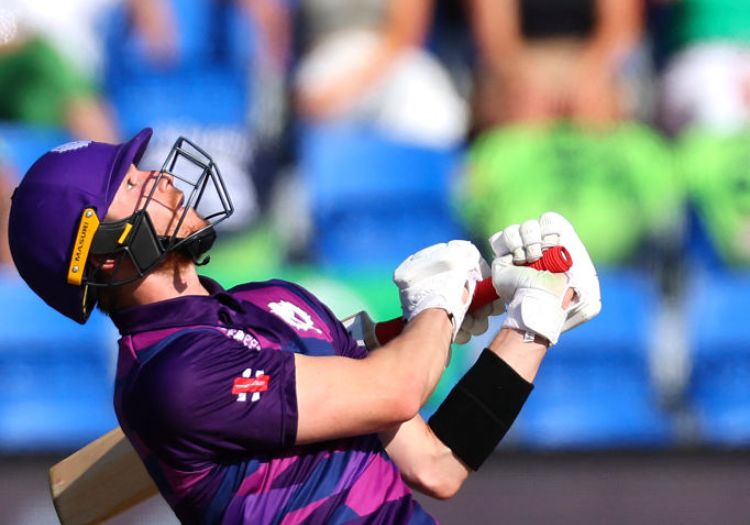 TheCricketerMag's tweet photo. Michael Jones (86) helps Scotland to the biggest score of the men's T20 World Cup so far (176-5).

Ireland require 177 to win in Hobart.

#T20WorldCup https://t.co/olgs7sSP7f
