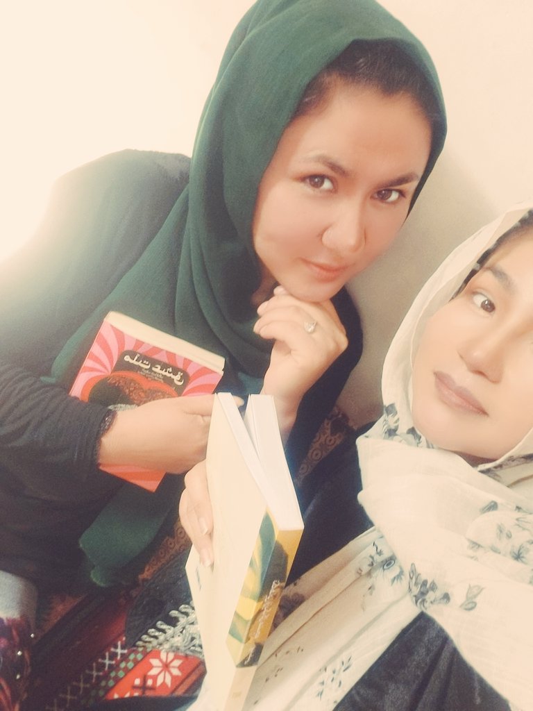 somayahaqjo1's tweet photo. وگاهی بین مطالعه هشتگ یادمان نرود! 

⁦#StopHazaraGenocide⁩ https://t.co/pvENto8xOv
