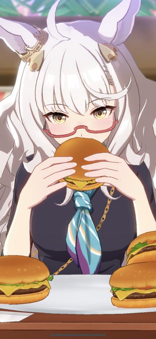 ちょっとほっぺ膨らんでるの可愛すぎか?????? 