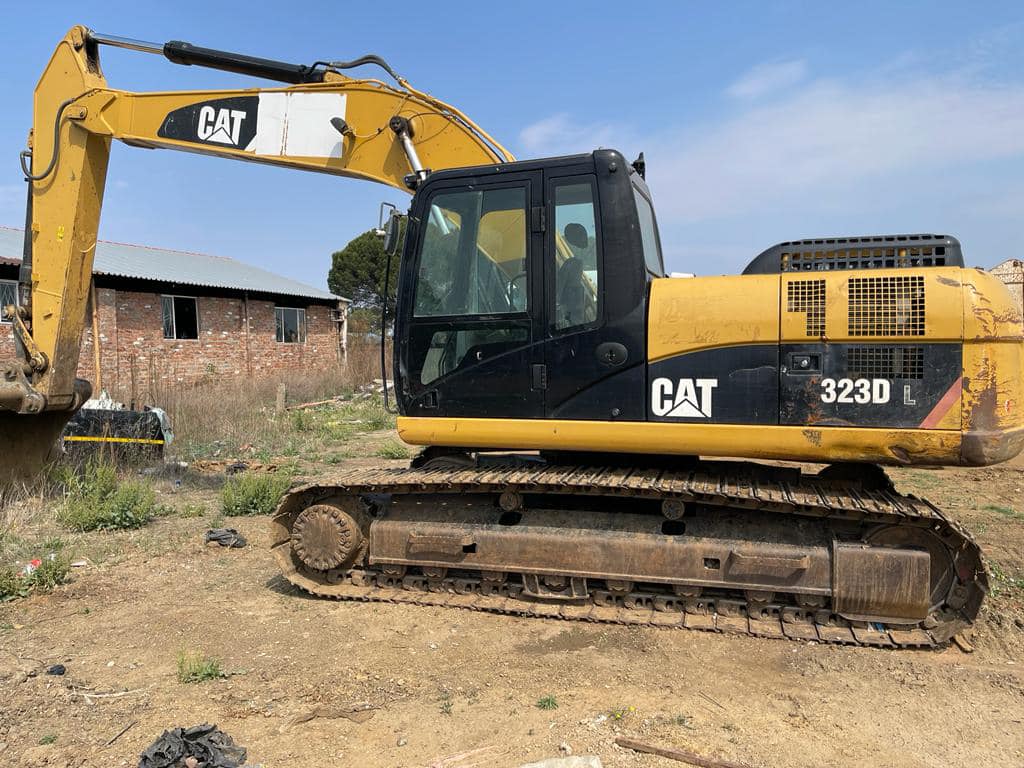 Veeplaas1's tweet image. Wees daar van 2-4 November vir #BrocorAuctions se reuse plaas- &amp;amp; besigheidsveiling. Ouer plaasimplemente, gereedskap &amp;amp; voertuie sal op 3 November onder die hamer kom. Vir meer inligting besoek brocor.co.za of skakel 0730913878 of 0824450066. #PlaasVeiling #Implemente