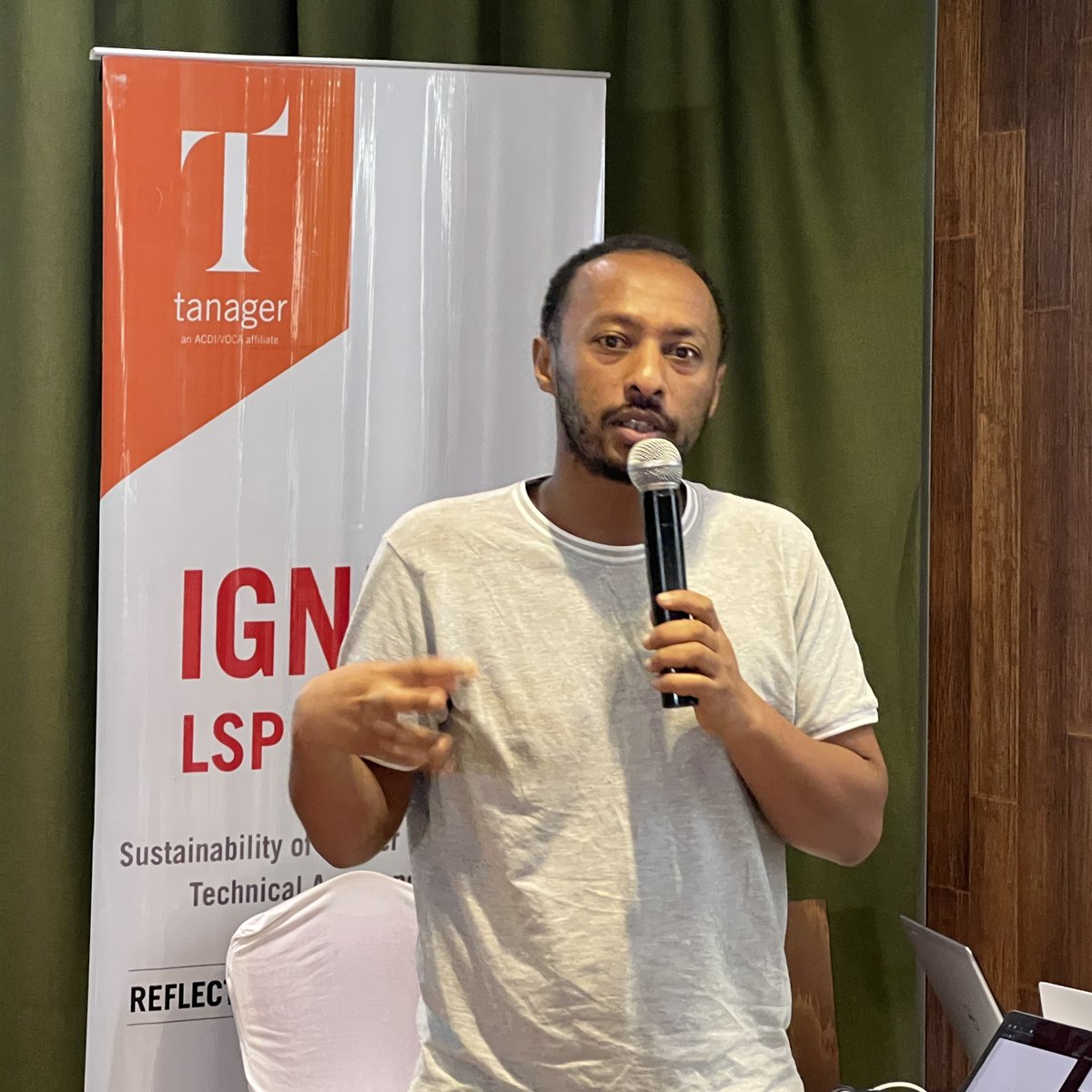 Day 3 has just started at #IGNITEforChange Local Sservice Providers Summit in Addis Ababa, #Ethiopia.

The workshop facilitator, Gizaw Legese doing a recap of Day 2.

#gender #nutrition #agriculture #Africa