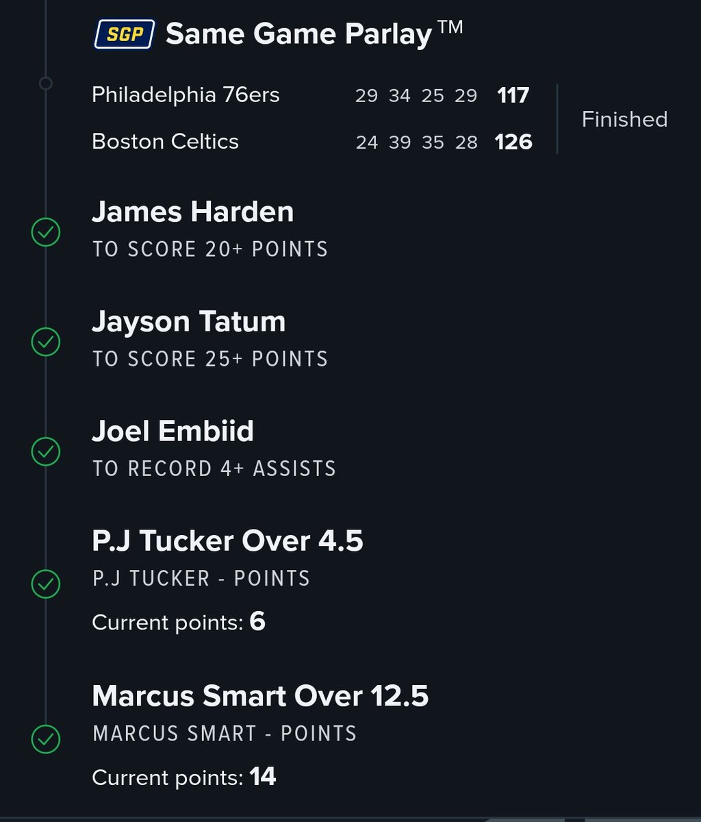 83LayLow's tweet image. 1 Draymond Green rebound short of a great night 😡😡