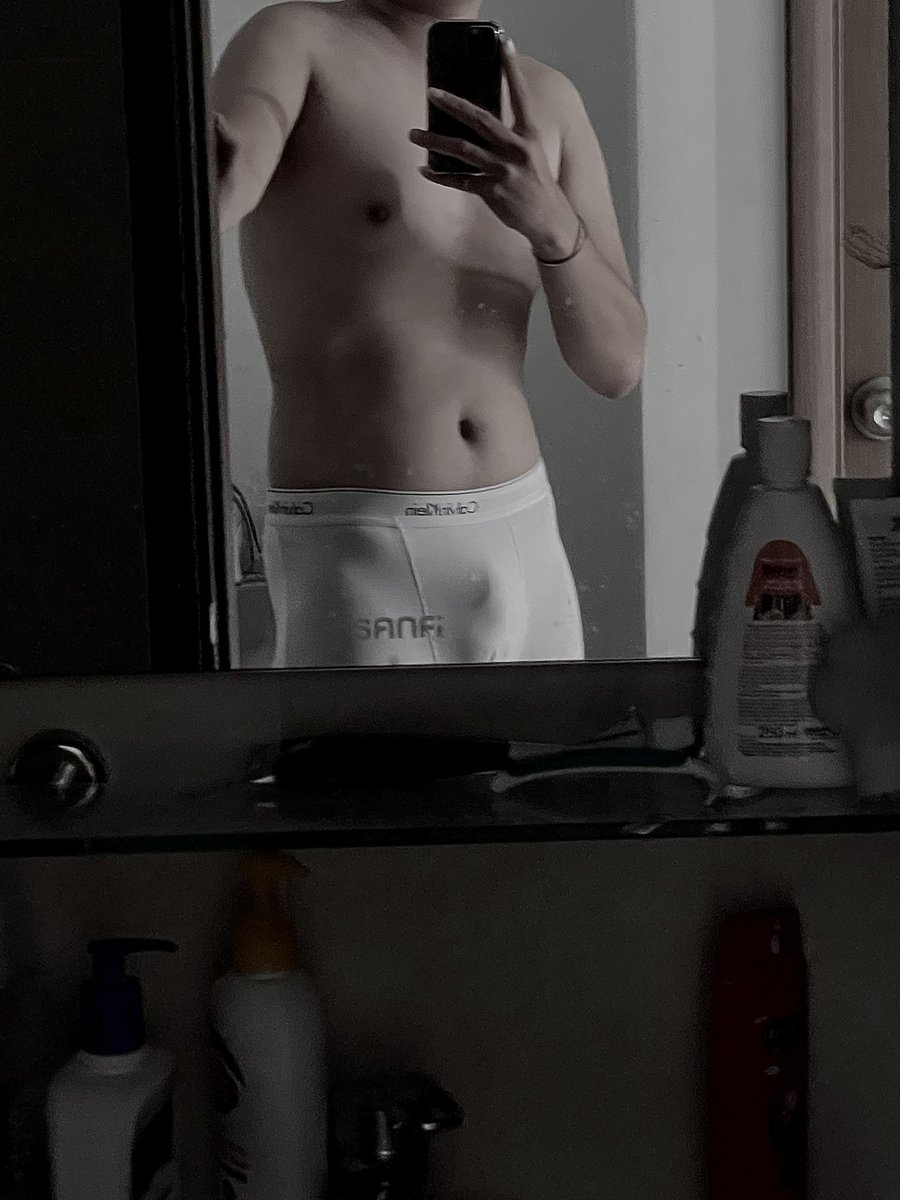 bottomthinking's tweet photo. 2 3 con mực 🦑 🦑 
Hôm nay hơi nực 
#bot #gay #gaybot #gayviet #gaypride https://t.co/KPyxyo7JOx