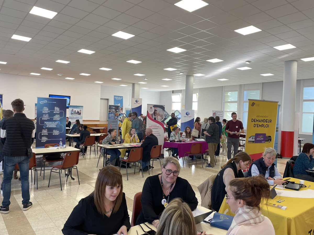 Rémy JOURDAIN (@remyjourdain) on Twitter photo Une belle #action menée par le #poleemploilensgare en collaboration avec #poleemploilievin et #poleemploiLaloux au bénéfice des #qpv et #brsa. Des entreprises présentent et sensibilisées au #cie ➡️ #facilitation! #avecpoleemploi #global <a href="/VLecreux/">Virginie Lecreux</a> <a href="/ChloeJumelle/">chloé jumelle</a> Une belle #action menée par le #poleemploilensgare en collaboration avec #poleemploilievin et #poleemploiLaloux au bénéfice des #qpv et #brsa. Des entreprises présentent et sensibilisées au #cie ➡️ #facilitation! #avecpoleemploi #global <a href="/VLecreux/">Virginie Lecreux</a> <a href="/ChloeJumelle/">chloé jumelle</a>