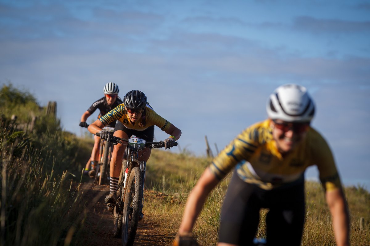 MtbApp's tweet photo. “As often as us ‘fun racers’ say ‘we’re not racing’, we secretly are,” Pellow-Jarman confessed.
Who is riding #Chardonnay @w2wmtb
Photo @muzikstation
https://t.co/tBUXKVDIA7 https://t.co/tE4YHxsvR1