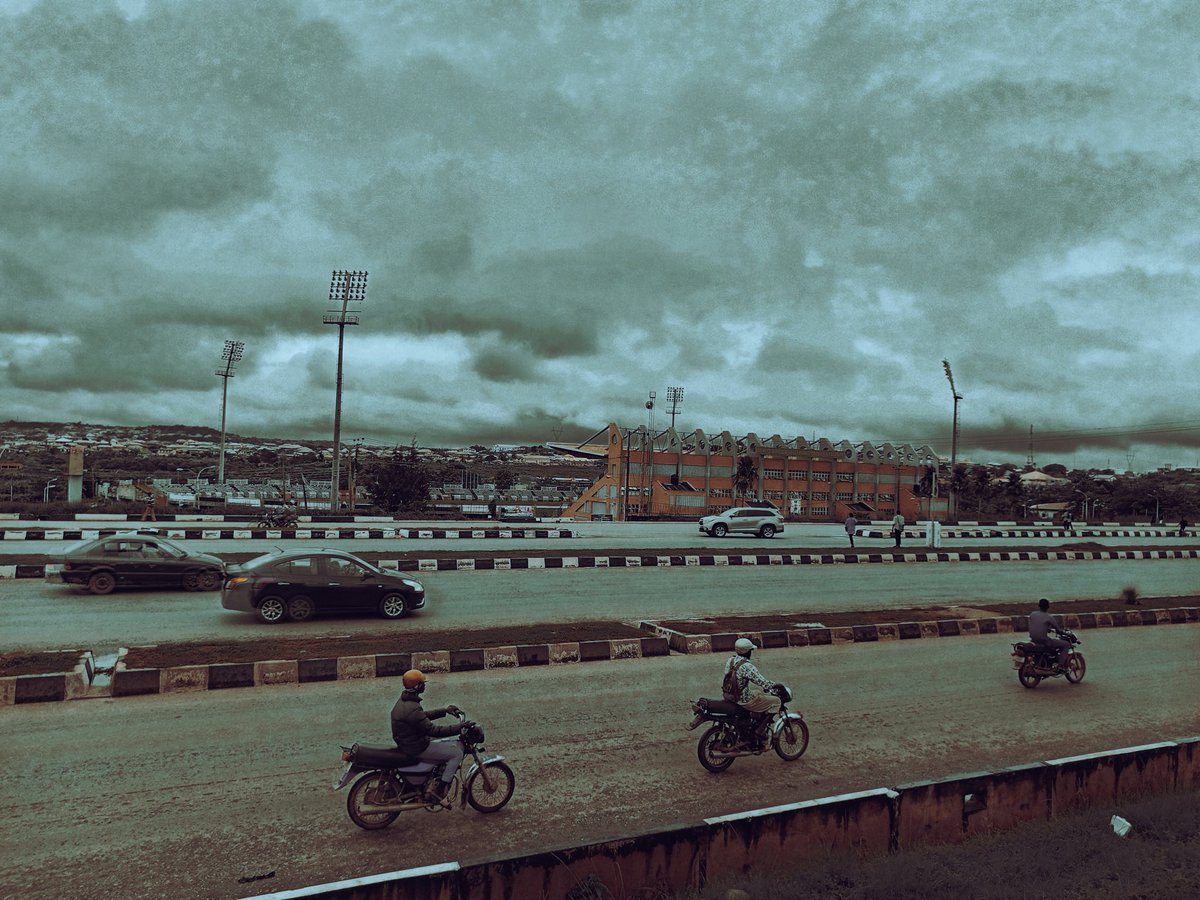 Lostme_lostboy's tweet photo. Sitting pretty in the heart of ABEOKUTA, I present to you the most beautiful stadium in the world; The MKO Stadium, Abeokuta, Ogun State.
PC: Itunu ElenuShippoti
e dey cook e go rush
#Bryann
#Anikulapo
IPhone 6
#MLEE https://t.co/lu3dIq3VvL