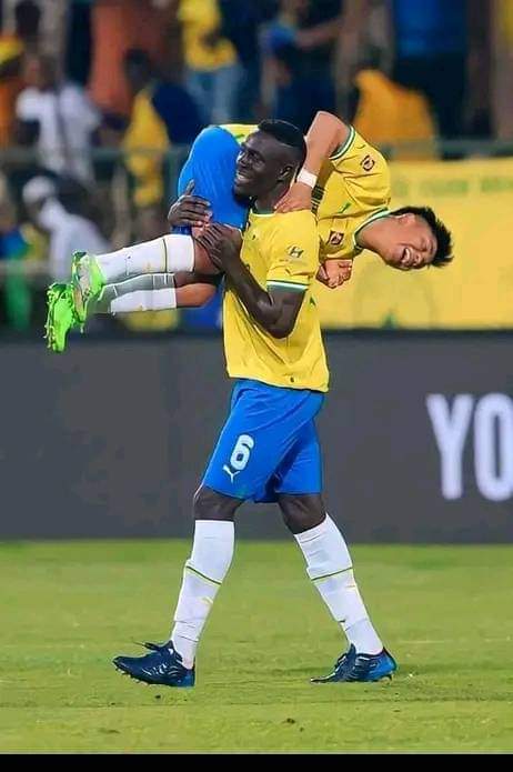 officialsbv's tweet photo. Inganekwane ya Masandawana😂😂😂 Mandela Ska wisa daai 50 million 😅😂😂 https://t.co/b6gPGLcv3H