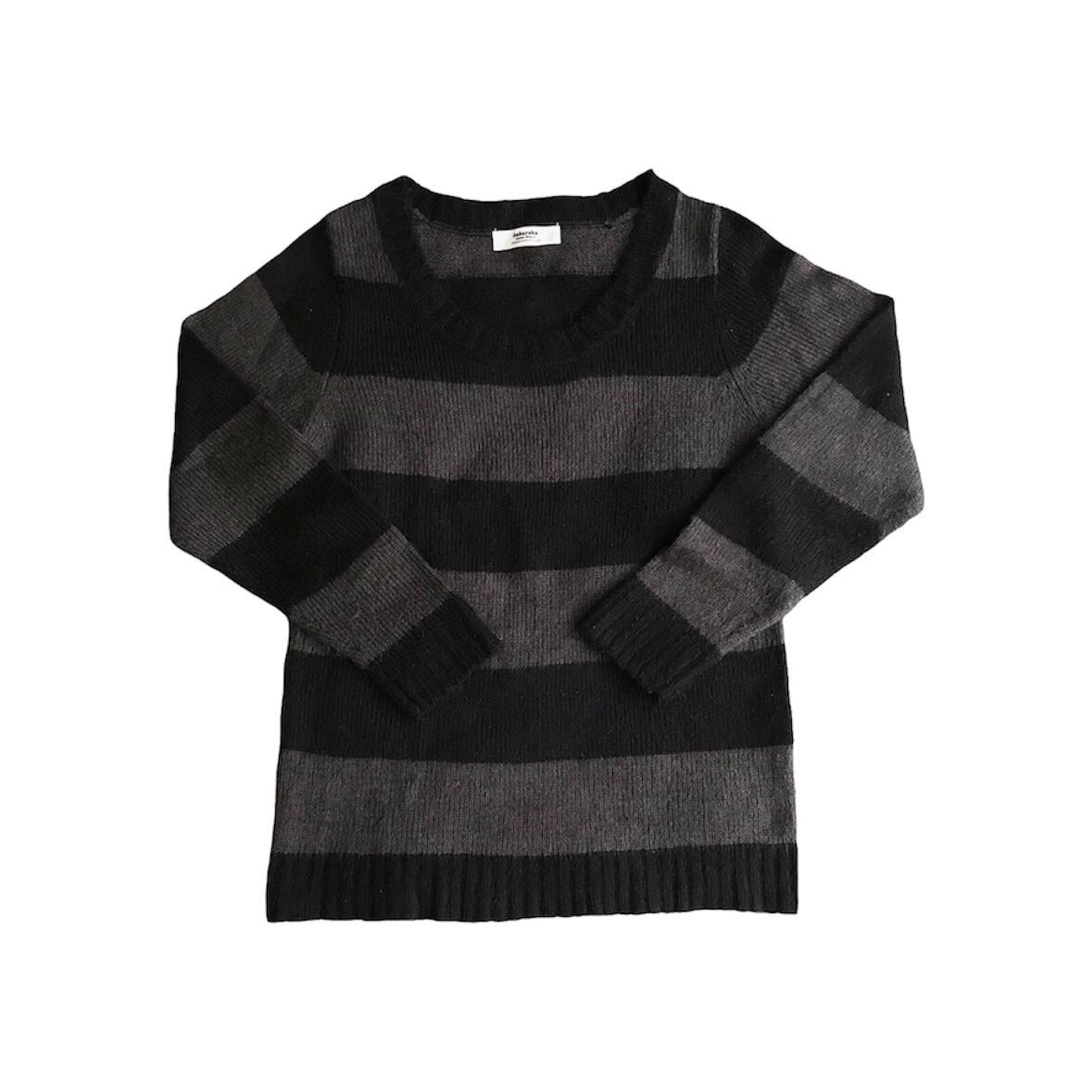 chaerhaul's tweet photo. wts lfb ph 

knit sweater
₱290

★ size : xs-m
★ authentic saburoku 
(japanese brand)

t. preloved clothing https://t.co/jyPMI5XTxO