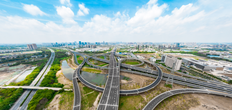 SZXiangcheng's tweet photo. Compared to 2011, the number of trains stopping at Suzhou North Railway Station has more than doubled. With the Nantong-Suzhou-Jiaxing-Ningbo railway lines in the pipeline, #Xiangcheng will further consolidate its position as a central hub. #DynamicDecade #XiangchengDevelopment https://t.co/uFNeSRTRV7