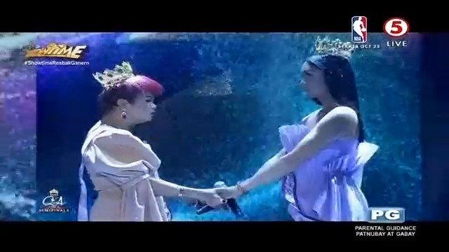 TV5manila's tweet photo. Congratulations Manny Dionisia! Ikaw ang last beks standing at pasok ka na sa Grand Finals!👑

#ShowtimeBeksciting
#ItsShowtimeTV5
#IBAngSayaPagSamaSama https://t.co/ow24RiH4YE