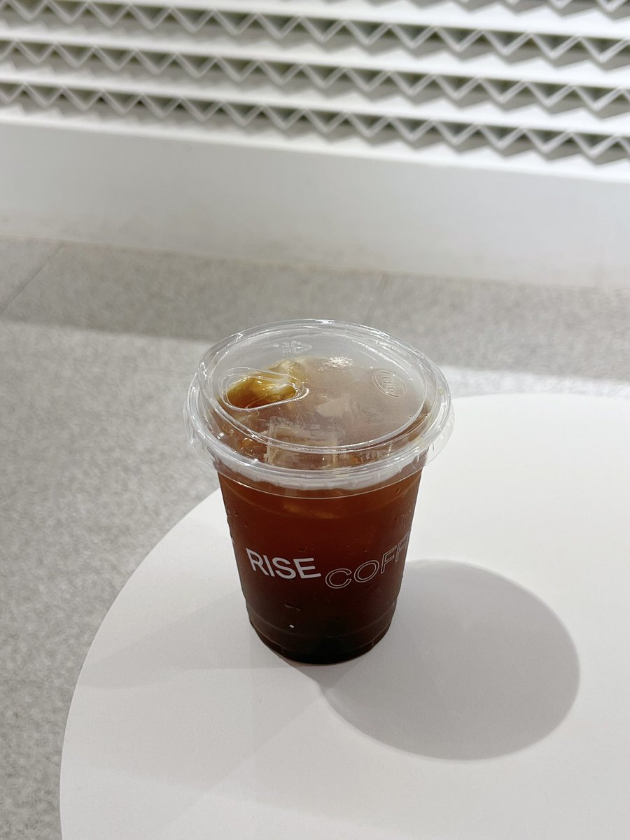 ajarofjamm's tweet photo. Rise ร้านกาแฟแถว BTS เพลินจิต ที่มาในโทนสีขาวพร้อมสีส้มแซมๆ ในร้านมีตู้ photoautomat ให้สำหรับสายถ่ายรูปกันด้วย กาแฟอร่อย นั่งทำงานได้
เปิด: เปิดทุกวัน 08.00-17.00 น.
พิกัด: BTS เพลินจิต | อาคารมหาทุนพลาซ่า ชั้น 1
#MissJReview #รีวิวคาเฟ่ #cafebkk https://t.co/yPkmoyTed5