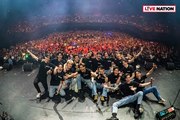 usnttrspace's tweet photo. [TWT/IG/FB] Us at the KinnPorsche World Tour in Singapore from Live Nation SG post

@usnttr #usnttr #OurUs https://t.co/PsSbjJf6Ig