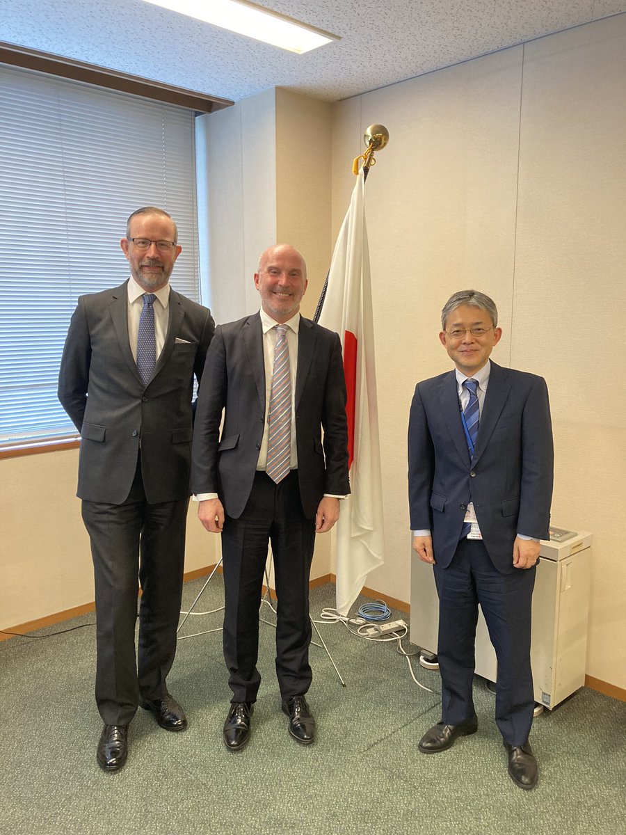 Very wide ranging and productive discussion between Director General for Asia, Gerard Keown, and Director General Nakagome on 🇮🇪 - 🇯🇵 relations. Our relations continue to deepen, building on the recent Taoiseach’s visit and high level political visits. #GlobalIreland
